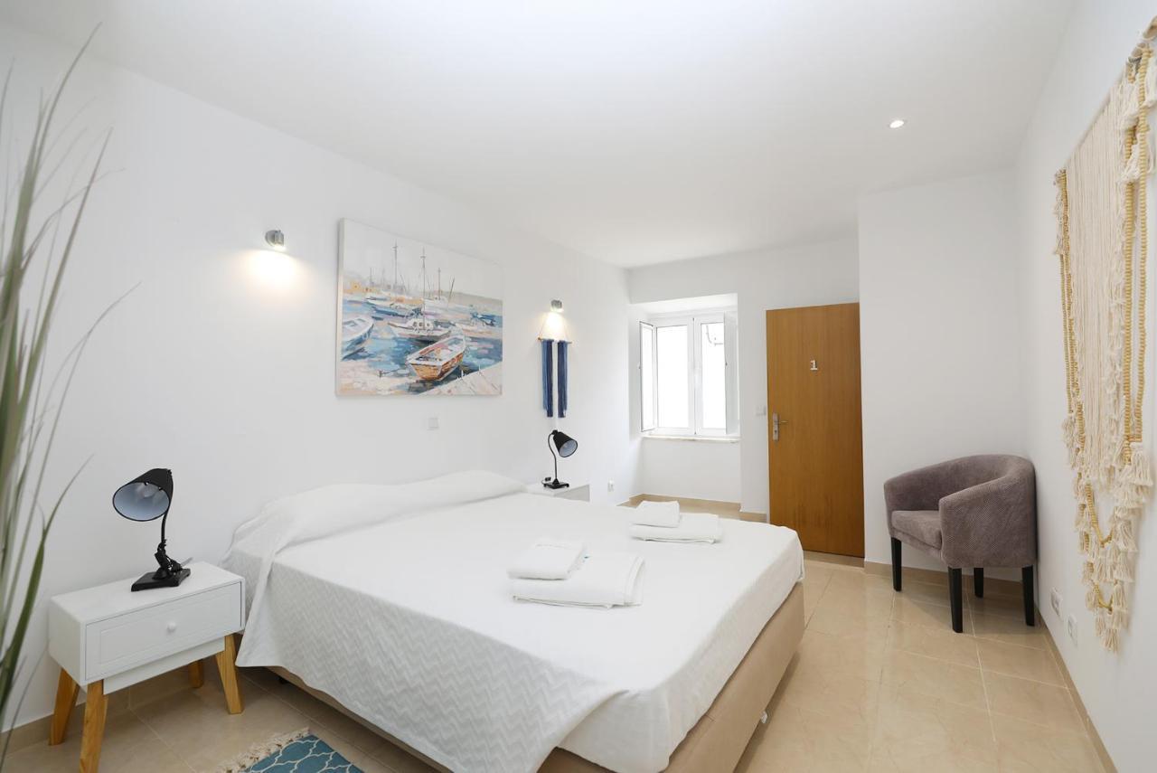 Z - Gil Vicente Guest Rooms ลากอส ภายนอก รูปภาพ